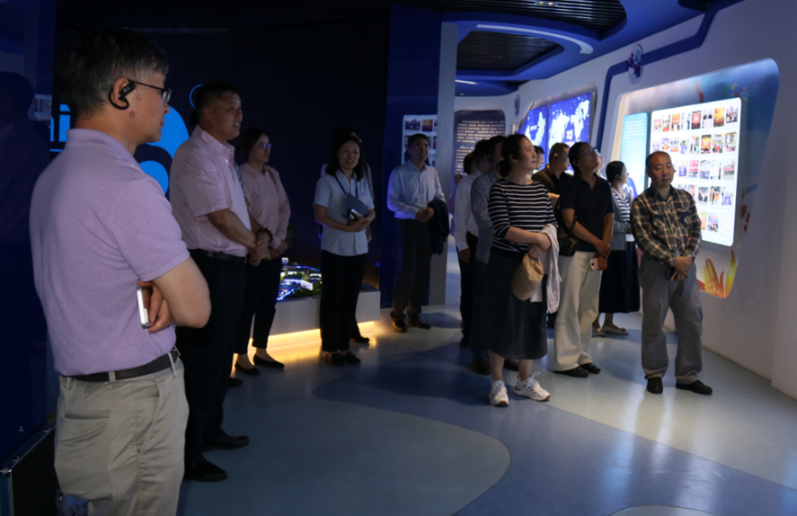 农药中间体会议领导专家一行来公司参观指导