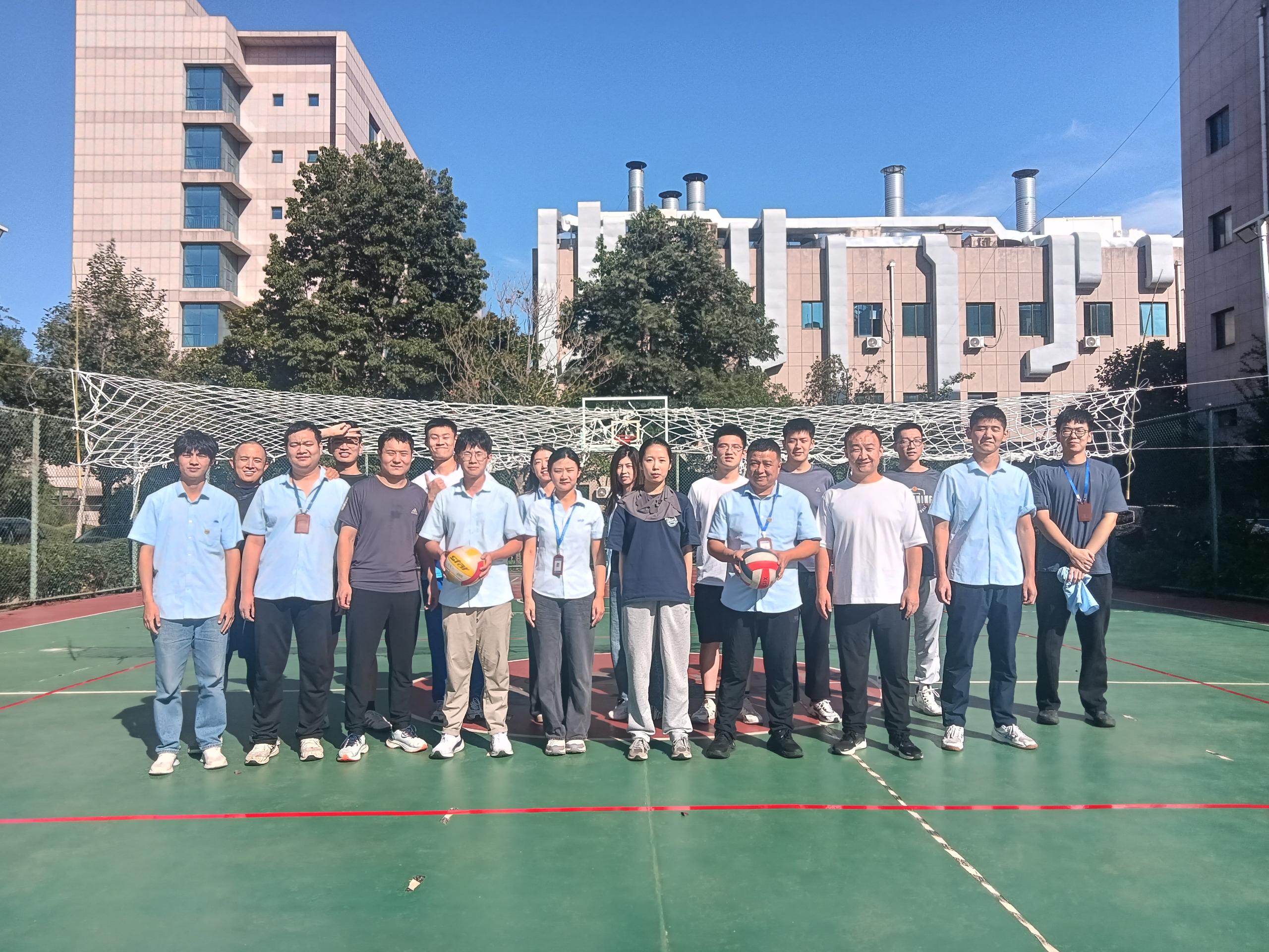 ug环球九月“感念师恩 价值回报”主题文化活动落地