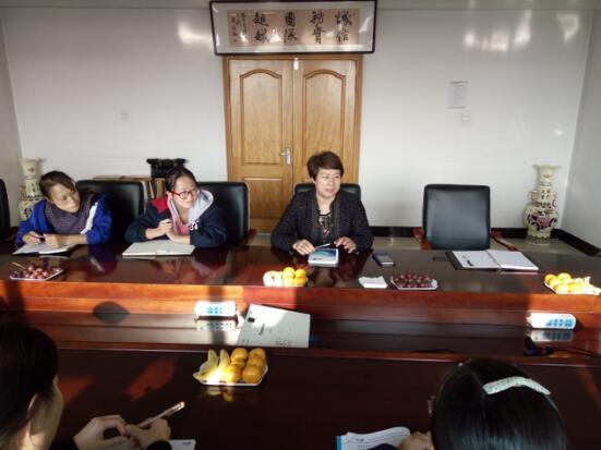 青岛ug环球举行育儿座谈会