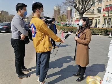 “抗击疫情，关爱老人”